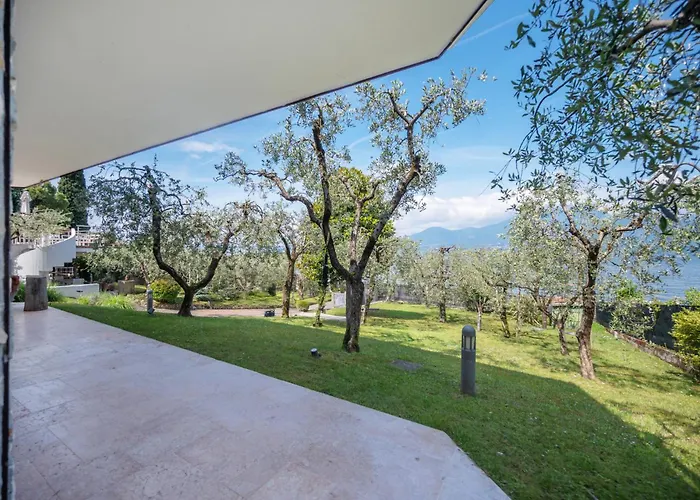 Villasgarda - Lorena Carbona * Торри-дель-Бенако