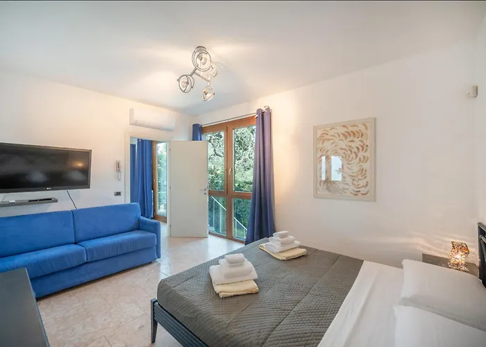 Villasgarda - Lorena Carbona Villa *