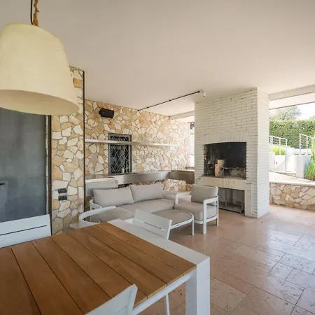 Villa Villasgarda - Lorena Carbona