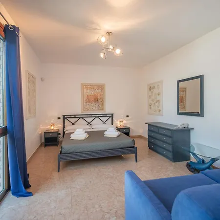 Villasgarda - Lorena Carbona Villa *